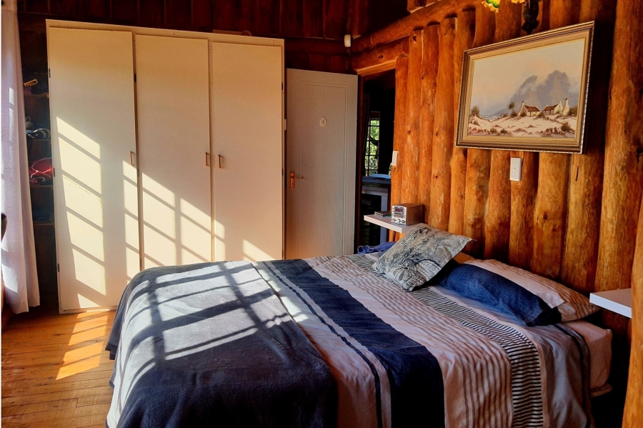3 Bedroom Property for Sale in Boggomsbaai Western Cape